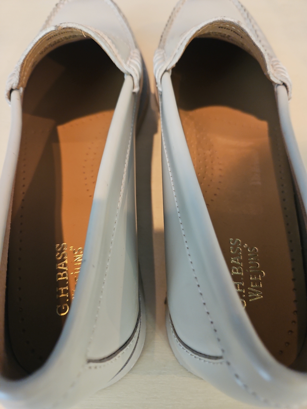 NEW No Box G.H. Bass & Co. Women's Grey Beige Leather Penny Loafers - Picture 7 of 9